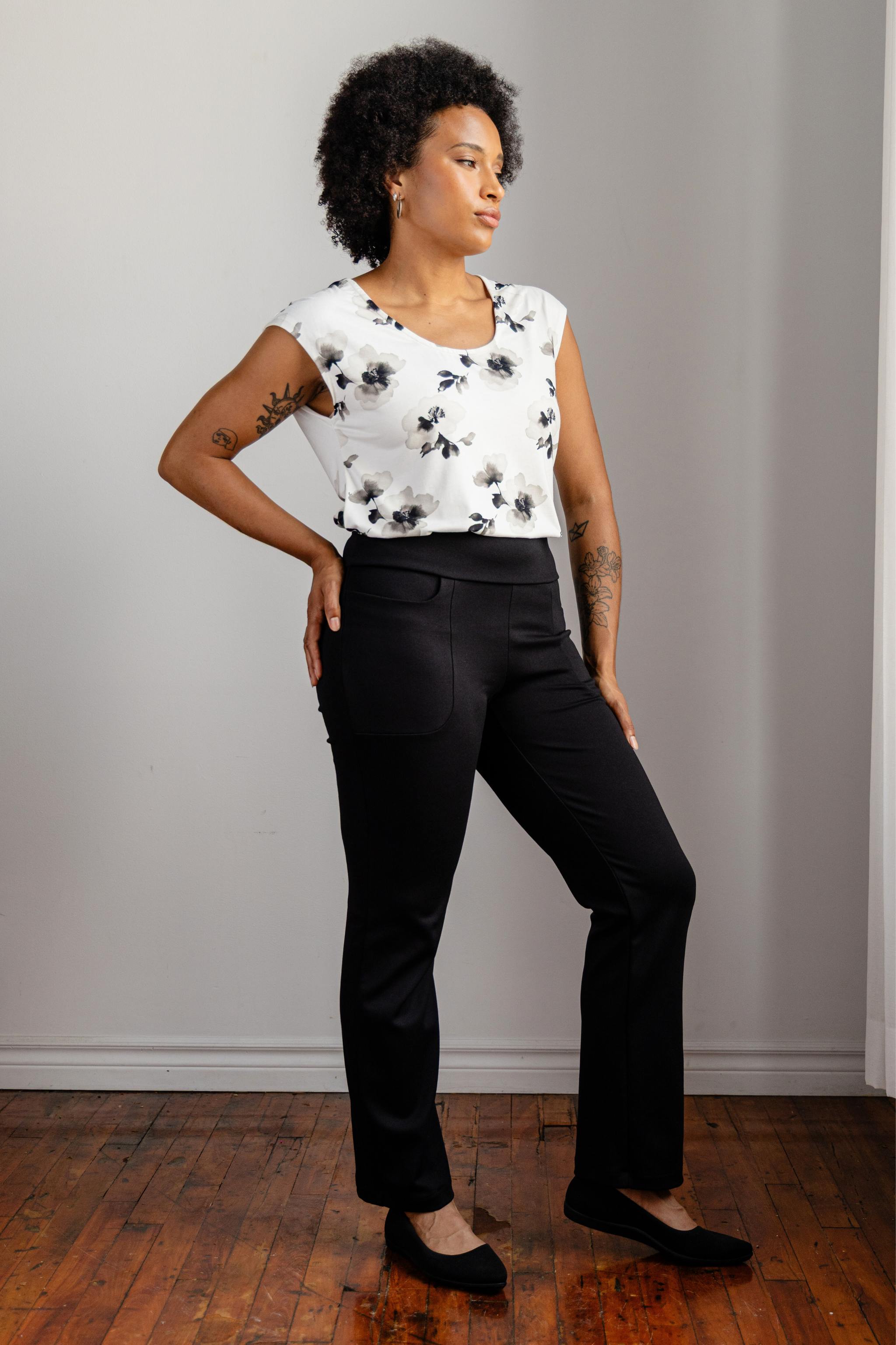 Pantalon habillé avec poches jambe droite - noir