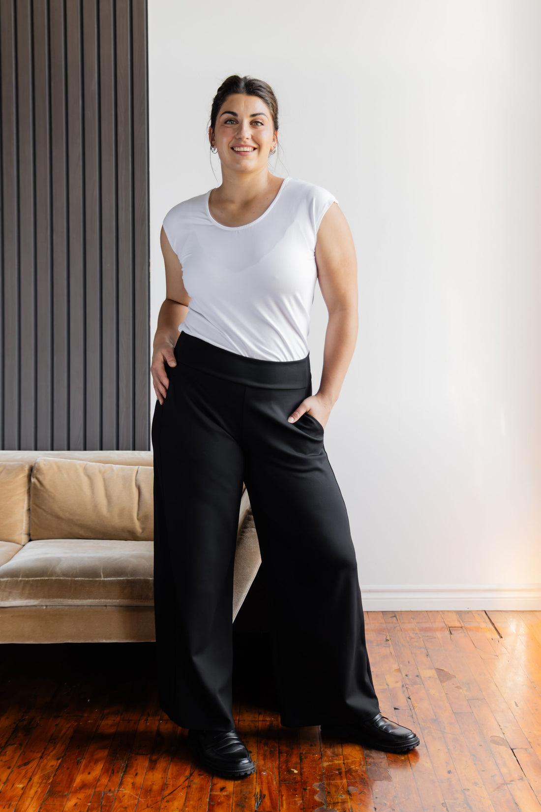 Pantalon large noir habillé pour femme fabriqué au Québec