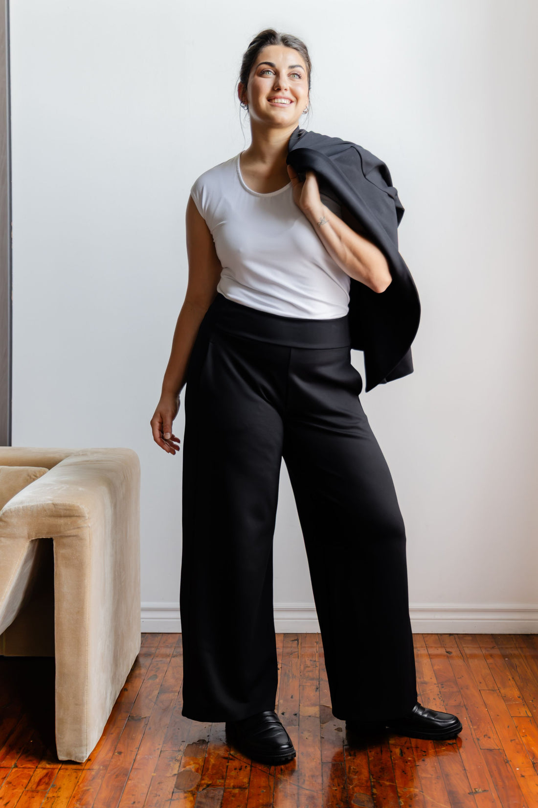 Pantalon large noir habillé pour femme fabriqué au Québec