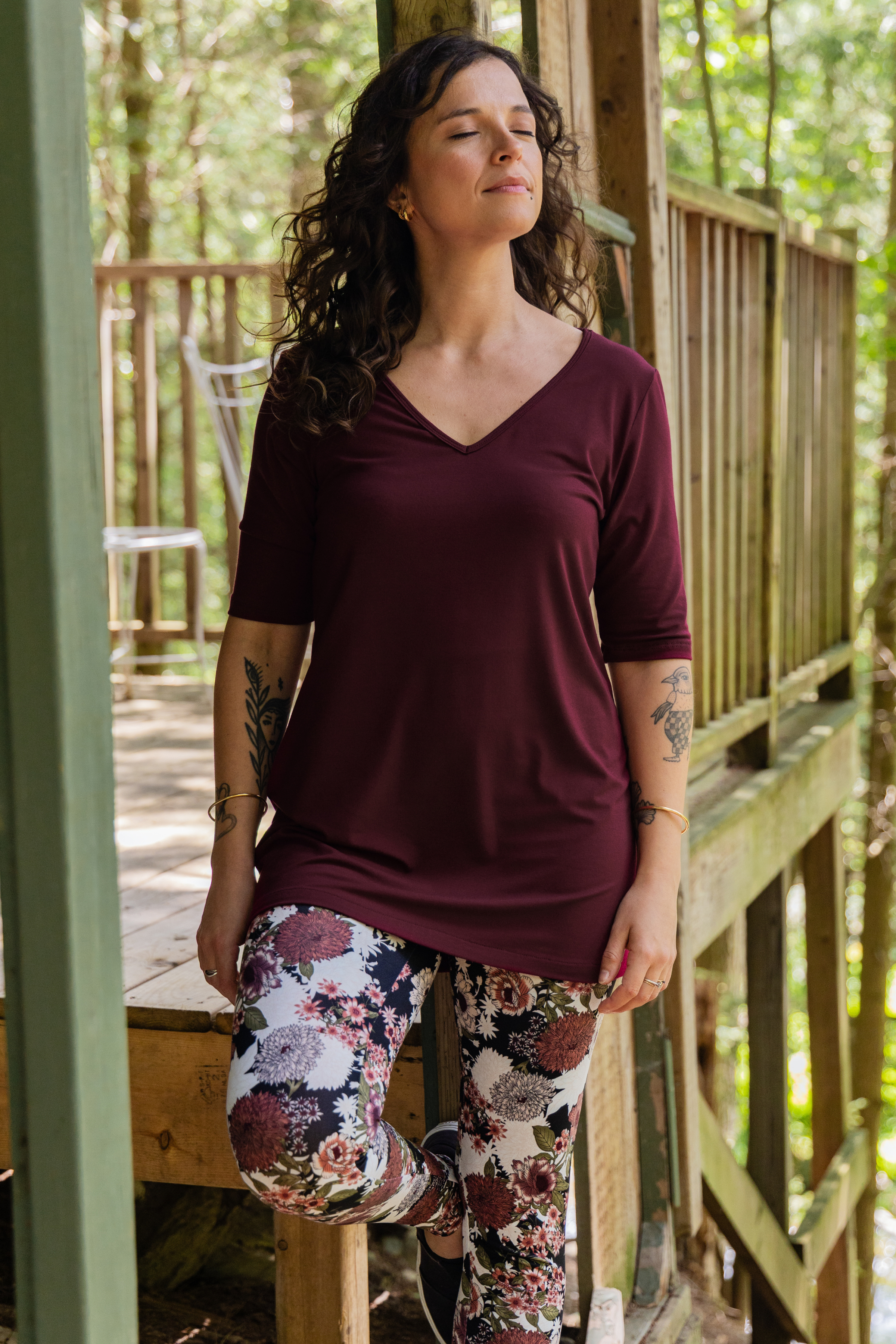 Haut essentiel col V - amarante