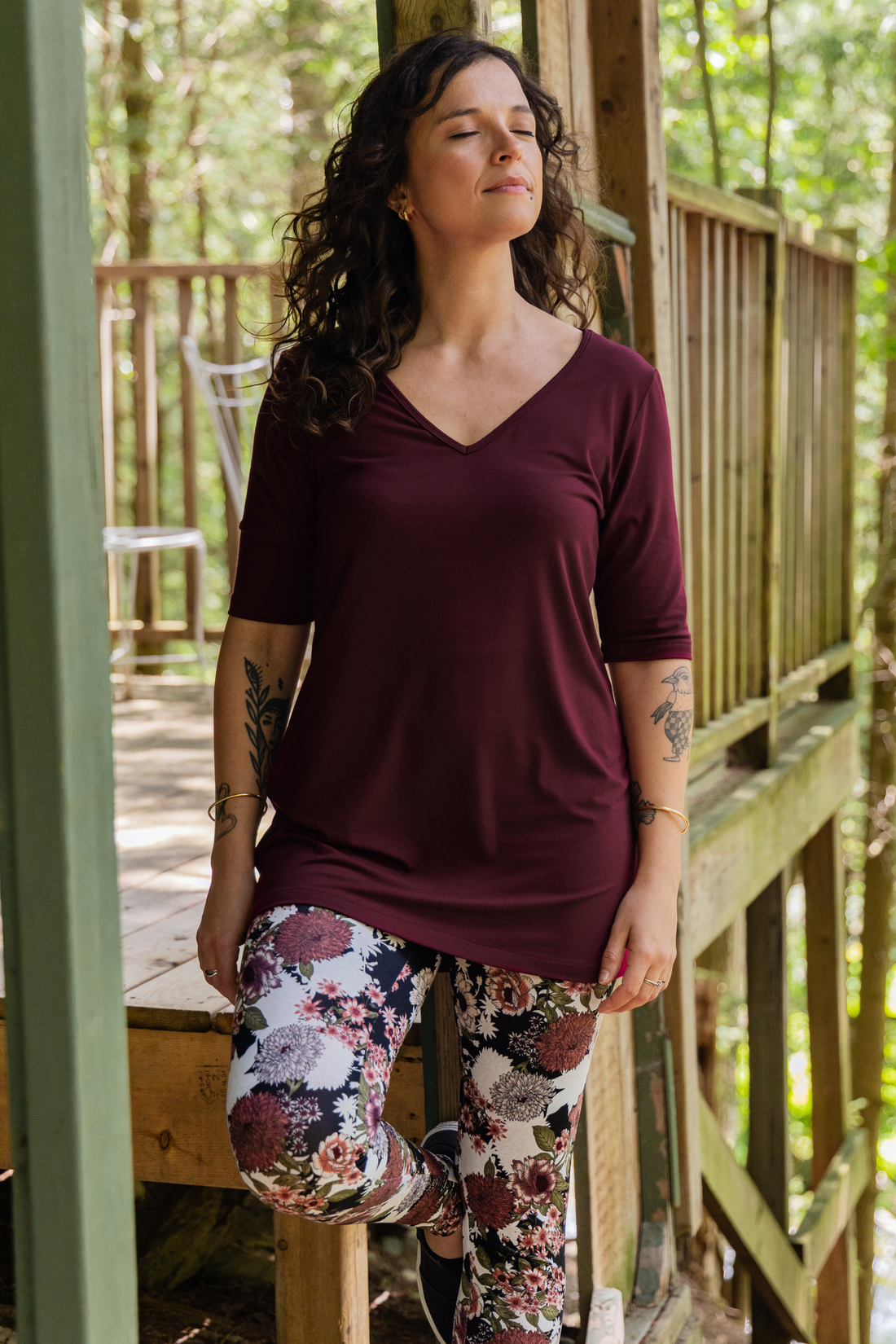 Haut essentiel col V - amarante