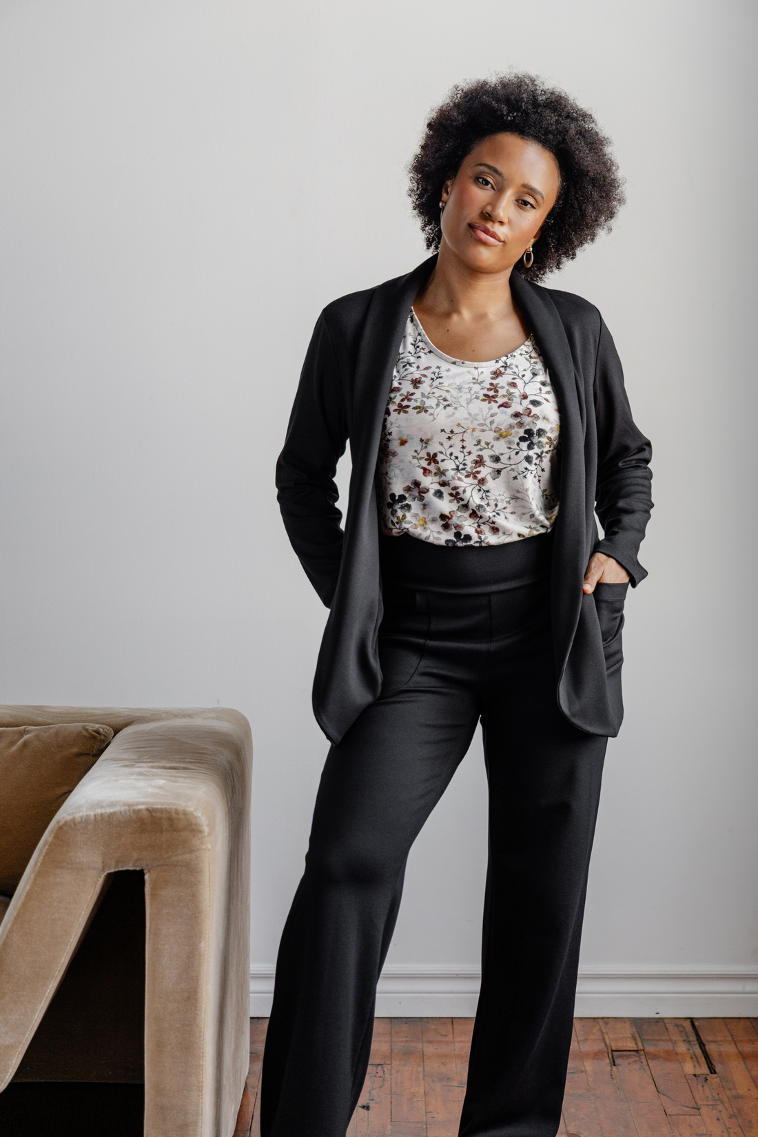 Pantalon habillé avec poches jambe semi-évasée - noir